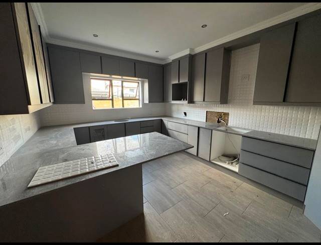 3 BEDROOM HOUSE FOR SALE IN AERORAND